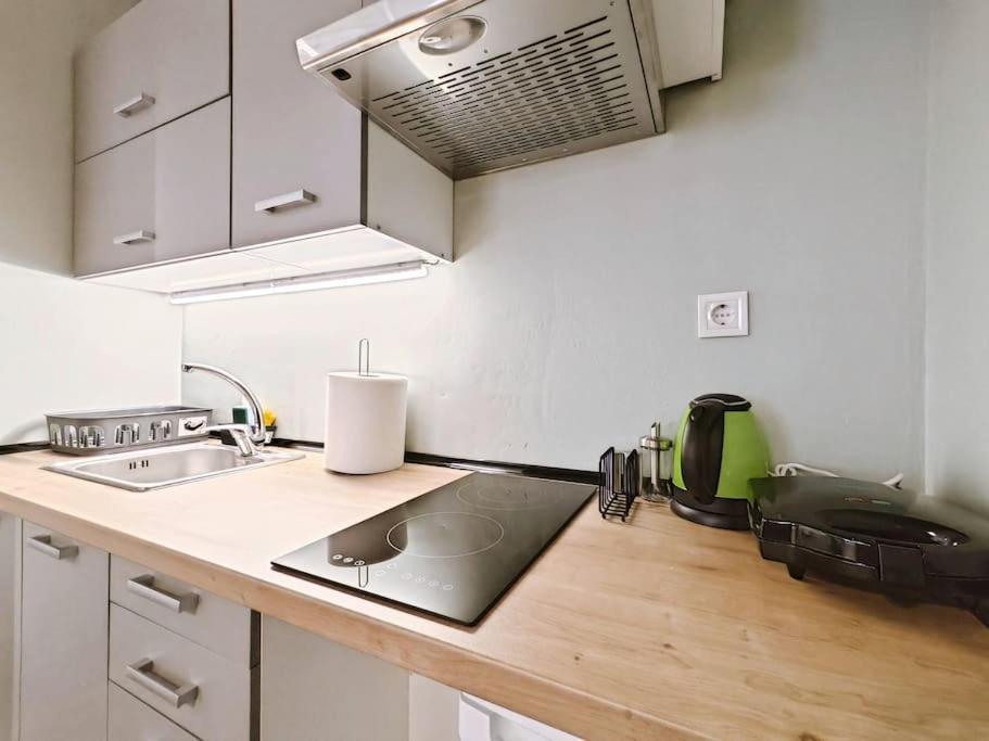 5Min Metro, Sotiria, Iatriko, Semi-Basement Apartment Athens Exterior photo